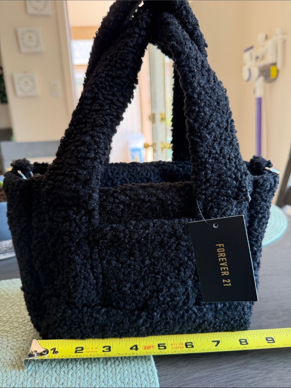 Forever21 Women's Black Sherpa Tote Bag - Cozy Everyday Handbag - Picture 4 of 5